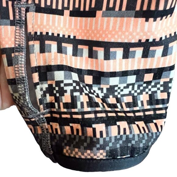 Nike Pro Dri-Fit Half Zip Pull Over Brand New Size Small Great Pattern - Picture 3 of 9